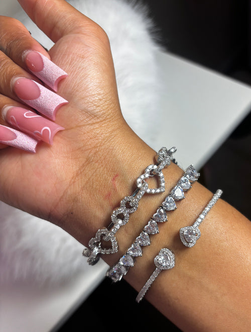 ‘Love Me’ Chain Bracelet