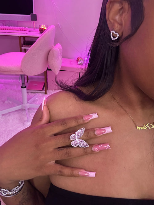 ‘Adore Me’ Heart Studs